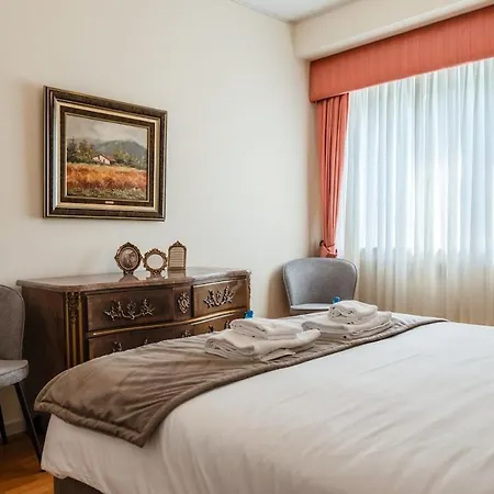 Aposentus - Vintage Retreat In Sa Carneiro Plaza * Porto
