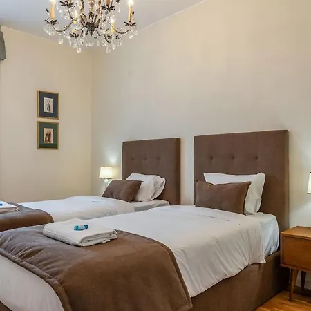 Aposentus - Vintage Retreat In Sa Carneiro Plaza * Porto